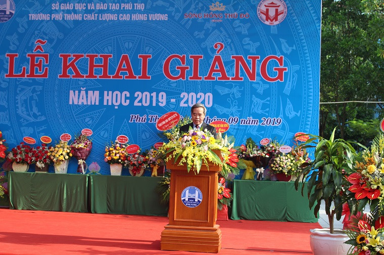 Trưởng Ban Kinh tế Trung ương Nguyễn Văn Bình phát biểu tại lễ khai giảng.