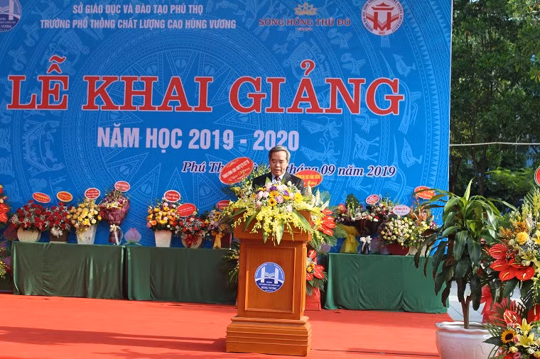 Trưởng Ban Kinh tế Trung ương Nguyễn Văn Bình phát biểu tại lễ khai giảng.