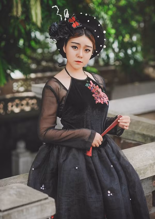 Dì Ghẻ độc ác trong bộ ảnh cosplay.