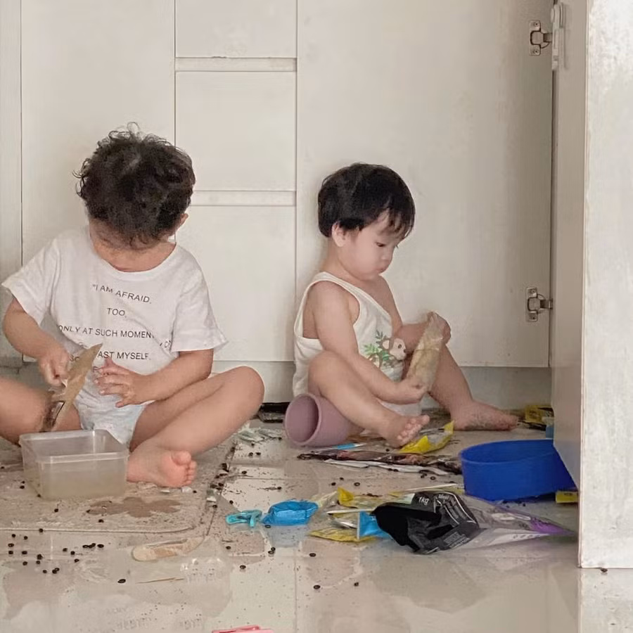 Hết hồn khi trẻ... im lặng bất thường ảnh 2