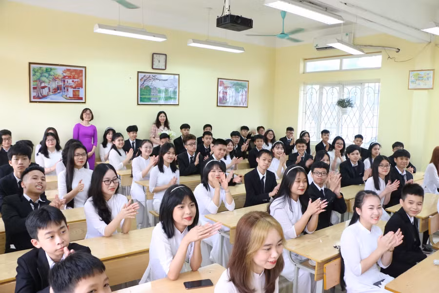 Các em học sinh lớp 9 cần hết sức nỗ lực để có được kết quả như mong muốn bởi tính cạnh tranh của ky thi vào lớp 10 năm nay rất cao.