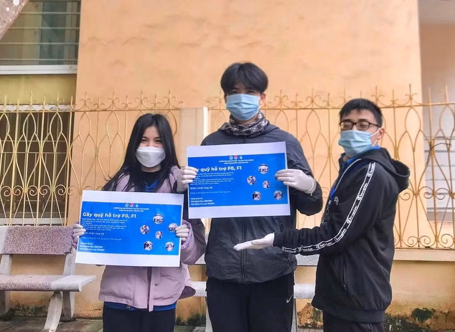 Hằng luôn tích cực tham gia các hoạt động tình nguyện.