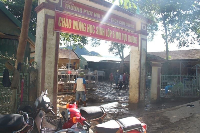 Dù khó khăn chồng chất nhưng Trường PT DTNT THCS Con Cuông vẫn thực hiện đúng lịch dạy học từ 27/8 Dù khó khăn chồng chất nhưng Trường PT DTNT THCS Con Cuông vẫn thực hiện đúng lịch dạy học từ 27/8