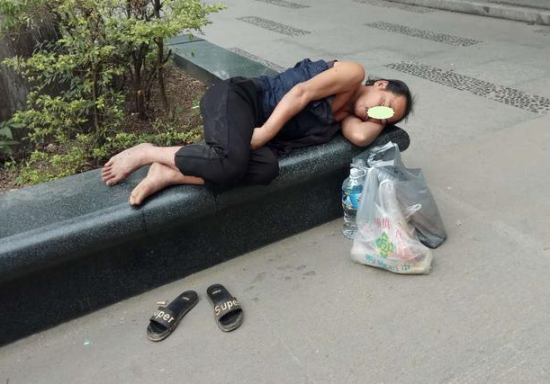 Bỏ nhà đi 28 năm quay lại bỗng chốc giàu có nhưng người đàn ông mất đi thứ quý giá nhất ảnh 1 Bỏ nhà đi 28 năm quay lại bỗng chốc giàu có nhưng người đàn ông mất đi thứ quý giá nhất 1