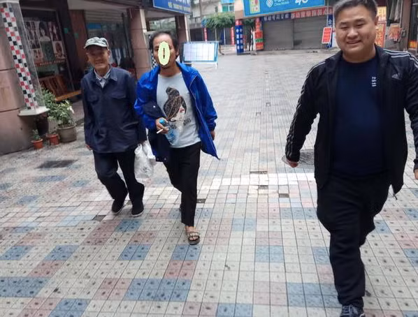 Bỏ nhà đi 28 năm quay lại bỗng chốc giàu có nhưng người đàn ông mất đi thứ quý giá nhất 6