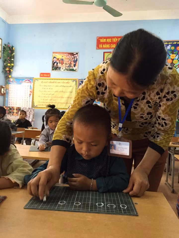 Uốn từng nét chữ đầu tiên