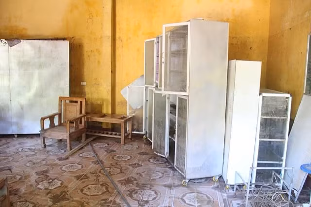 Các phòng học được dọn dẹp cơ bản để chuẩn bị cho năm học mới