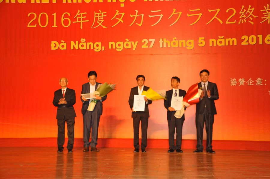 Các sinh viên tham gia khóa học sau khi nhận bằng tốt nghiệp Trường ĐH Kiến trúc Đà Nẵng sẽ được tuyển dụng vào làm việc tại Tập đoàn Takara và các công ty xây dựng Nhật Bản.