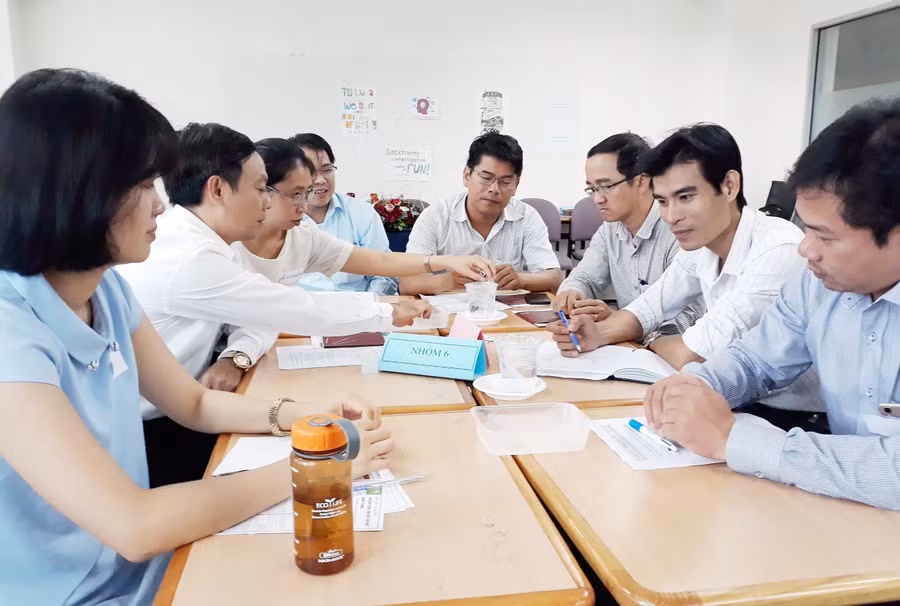 Tập huấn giáo viên để giảng dạy SGK mới: Tài liệu tập huấn được chuẩn bị công phu