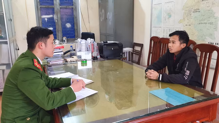 Cơ quan Công an lấy lời khai Giàng A Mạnh.