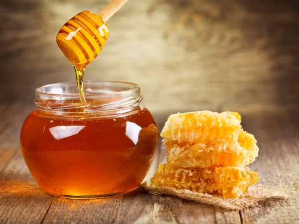 10 cong thuc mat na sua chua giup da ban cang bong hinh 6