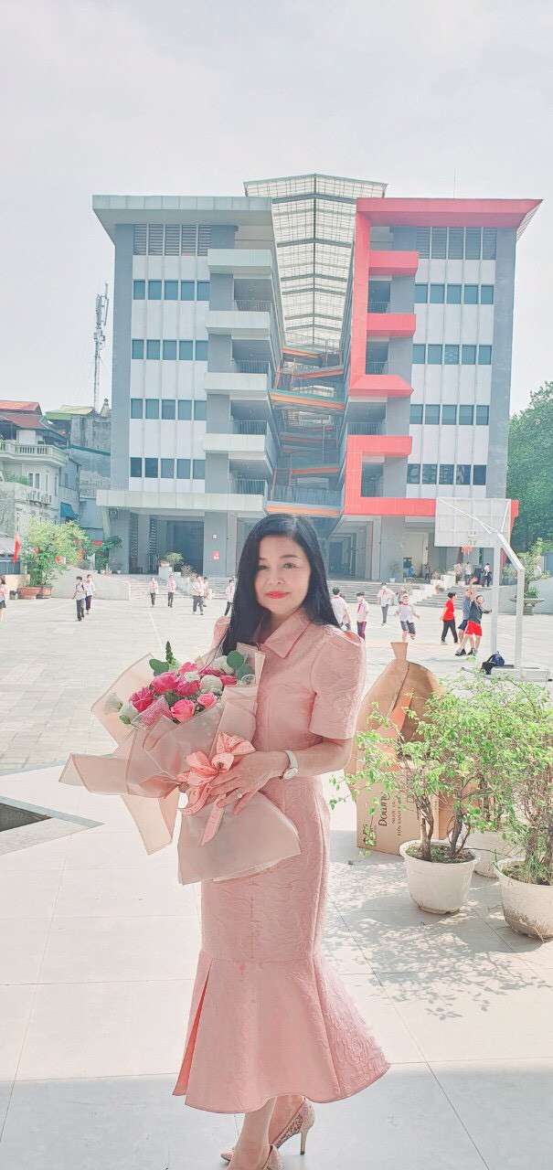 Cô Phạm Thị Thu Hà - giáo viên Ngữ văn, Trường THCS Chu Văn An (Hà Nội). Ảnh: NVCC.