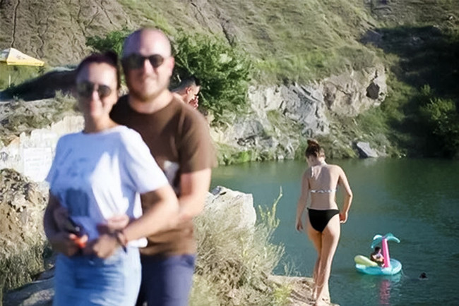 Nổi điên những kẻ "vô duyên" chuyên phá đám các bức ảnh hình ảnh 3 noi dien nhung ke "vo duyen" chuyen pha dam cac buc anh hinh anh 3