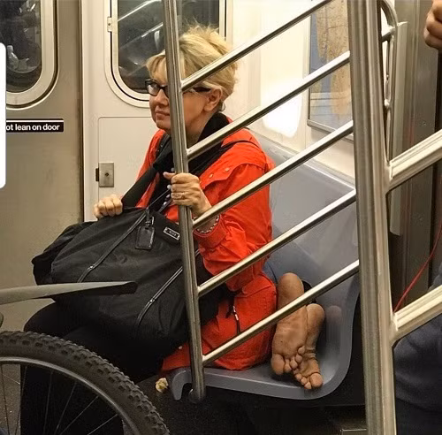 Nỗi ám ảnh trên tàu điện.