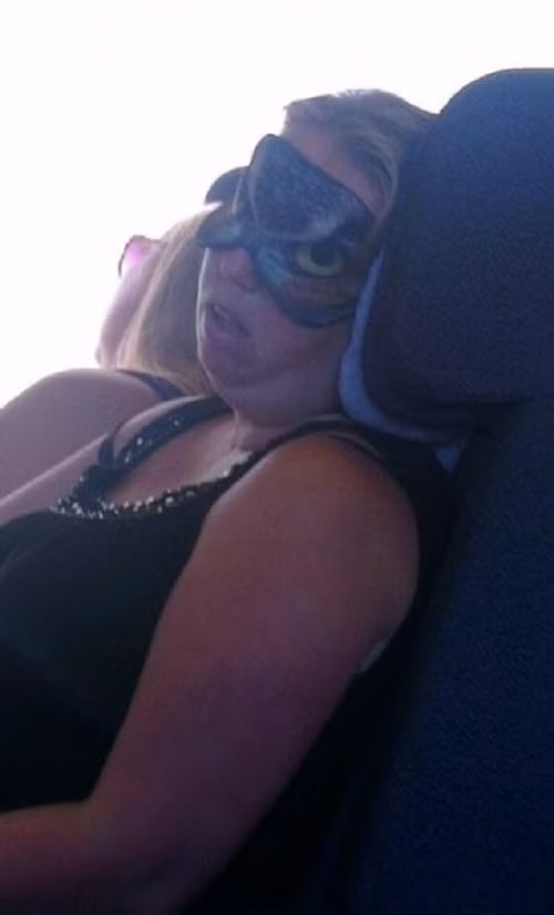 Mặt nạ ngủ cực ngầu.