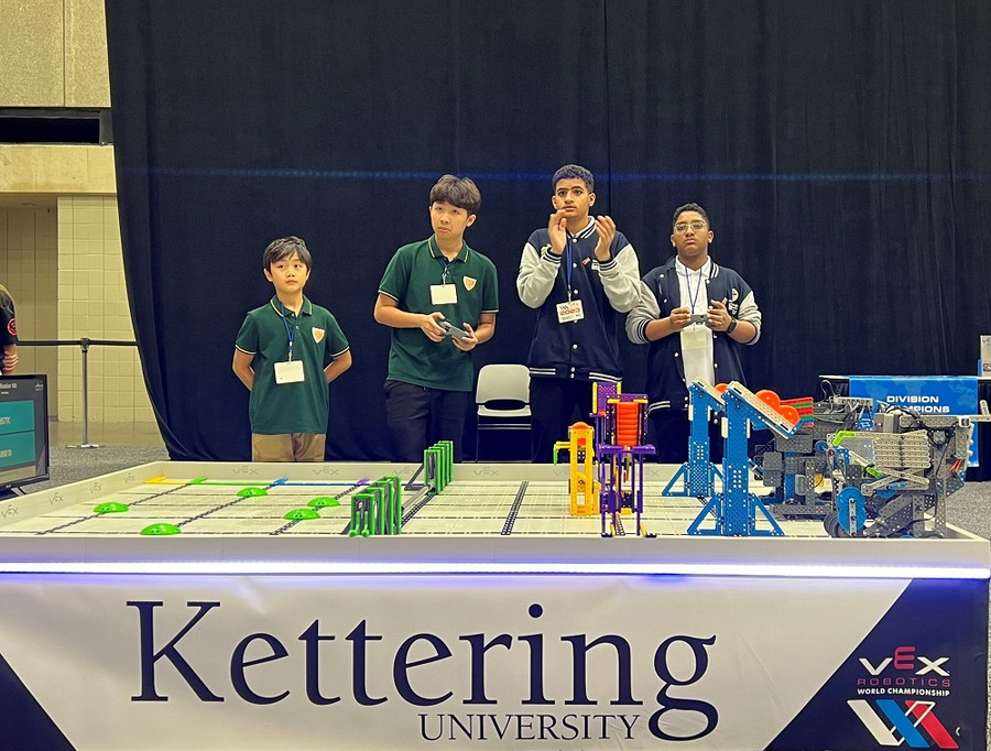 Irisers tự tin thể hiện bản thân tại đấu trường Robotics lớn nhất hành tinh Irisers tự tin thể hiện bản thân tại đấu trường Robotics lớn nhất hành tinh