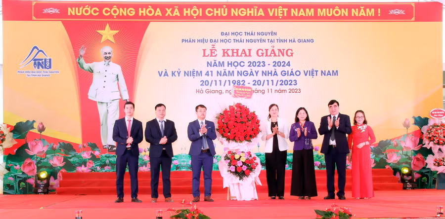 Phân hiệu Đại học Thái Nguyên tại tỉnh Hà Giang khai giảng năm học mới.