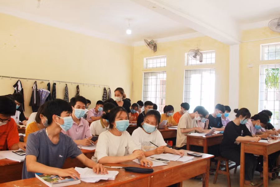 Tăng cường ôn luyện cuối cấp đối với HS lớp 12 tại Trường THPT Đồng Lộc (huyện Can Lộc).