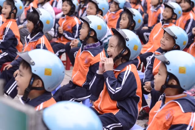 Học sinh thích thú với những hoạt động sôi nổi và thiết thực của chương trình
