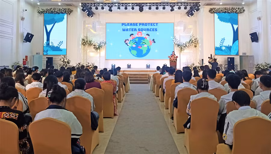Lễ Phát động ‘Học sinh với lối sống xanh, phòng chống thiên tai, ứng phó biến đổi khí hậu và bảo vệ môi trường’.