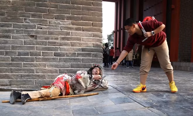 Chang trai Trung Quoc mua nha thanh pho sau 8 nam dong vai an xin hinh anh 4 