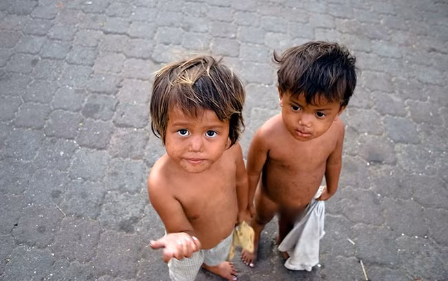 Bắt được cô bé 9 tuổi ăn trộm đồ, nhân viên siêu thị bất ngờ với những gì em lấy đi và câu chuyện xúc động đằng sau - Ảnh 4.