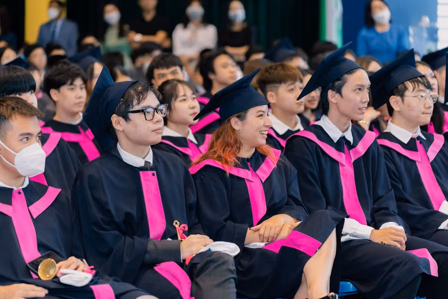 Một lễ tốt nghiệp trực tiếp là cái kết trọn vẹn cho những năm học tại TH School của các bạn học sinh khối 12