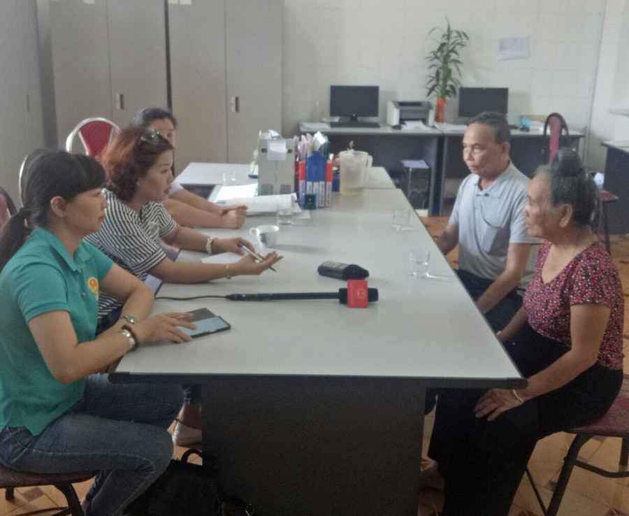 Gia đình nạn nhân trao đổi thông tin với phóng viên VOV (Ảnh: VOV) Gia đình nạn nhân trao đổi thông tin với phóng viên VOV (Ảnh: VOV)