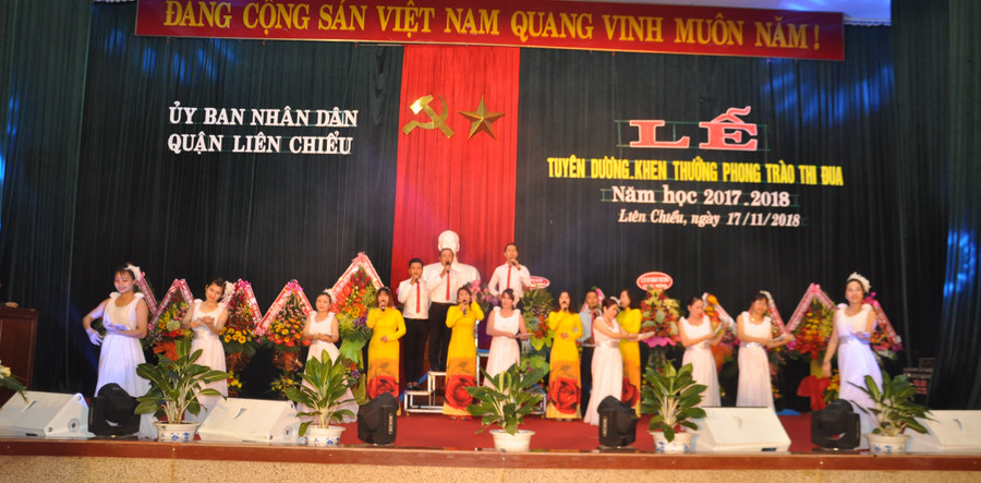 Ngành GD&ĐT quận Liên Chiểu tưng bừng kỷ niệm Ngày Nhà giáo Việt Nam.