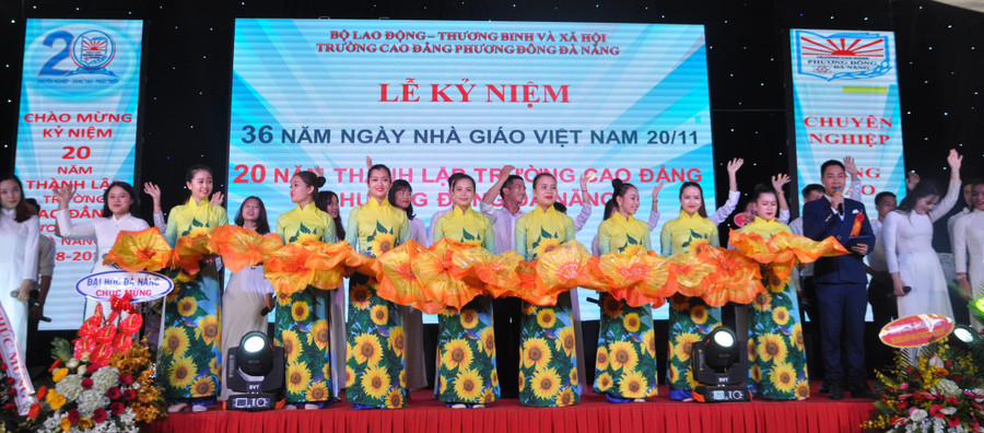 Trường CĐ Phương Đông long trọng tổ chức kỷ niệm 20 năm thành lập.