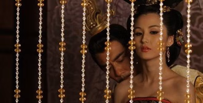 thu doan khong ngo cua cac phi tan de duoc hoang de sung ai hinh anh 1