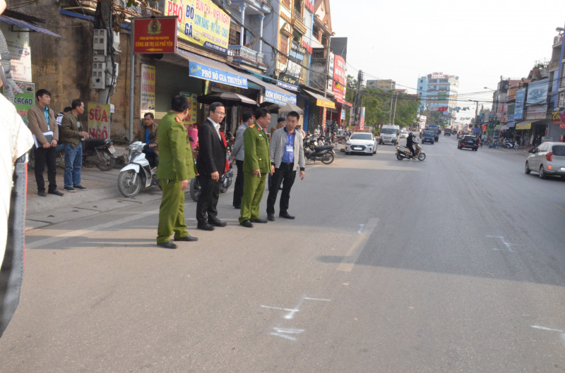 Vị trí xe bán tải tông chết 4 người đi bộ ở Thái Nguyên đêm 23/12/2017 tai-nan-Thai-Nguyen