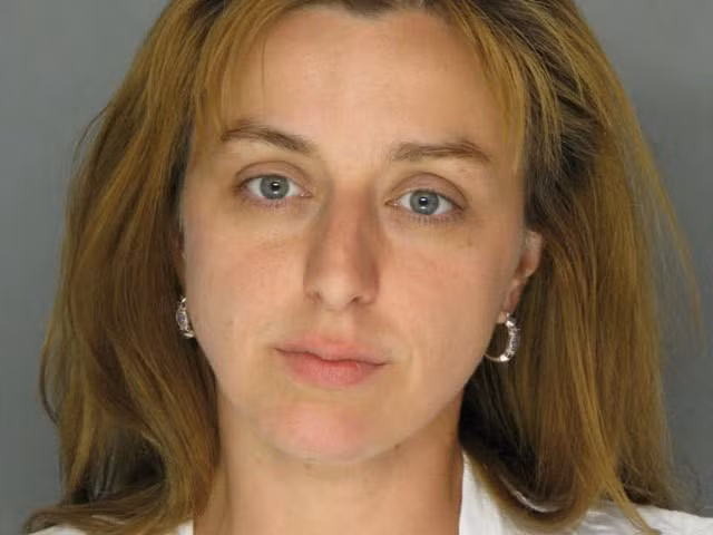 Tiếng kêu thất thanh của người mẹ trong khách sạn hé lộ sự thật kinh hoàng ảnh 1