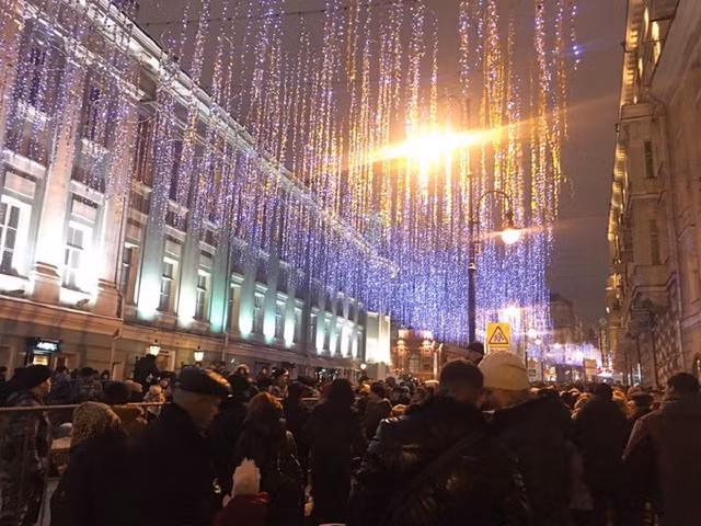  Các du học sinh Việt Nam và người dân Nga thường chọn đến quảng trường Đỏ để xem ca nhạc, pháo hoa và đếm ngược chờ đón năm 2019. 