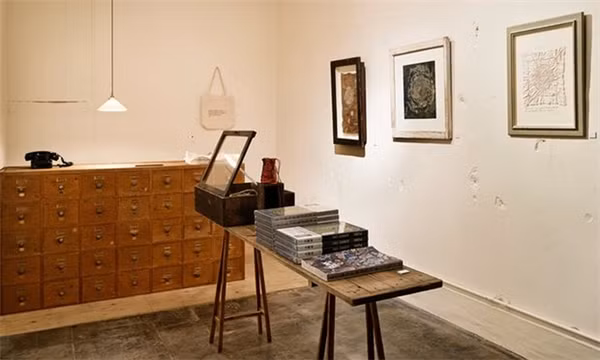 Hiệu sách be bé, xinh xinh của anh Yoshiyuki Morioka&nbsp;ở phố Ginza, Tokyo, Nhật Bản.&nbsp;(Ảnh: Internet)