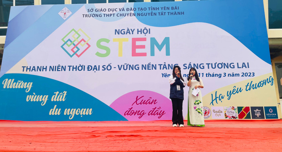 Ngày hội STEM Trường THPT Chuyên Nguyễn Tất Thành (tỉnh Yên Bái) được tổ chức với sự tham gia của đông đảo học sinh. Ngày hội STEM Trường THPT Chuyên Nguyễn Tất Thành (tỉnh Yên Bái) được tổ chức với sự tham gia của đông đảo học sinh.