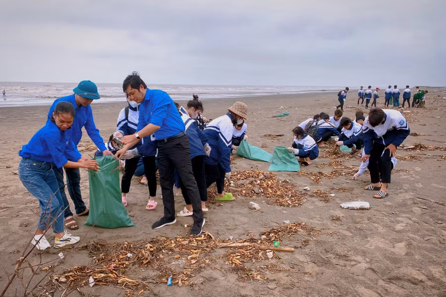 Đây cũng là hoạt động thiết thực nhằm giáo dục kỹ năng sống và ý thức bảo vệ môi trường cho học sinh.