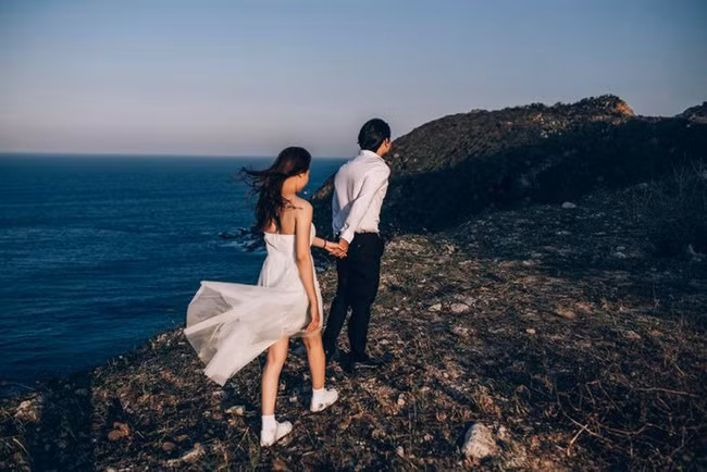 Nhờ người ấy chụp ảnh cưới, tôi hoảng hồn khi nhận album còn bị chồng coi không ra gì - Ảnh 2.