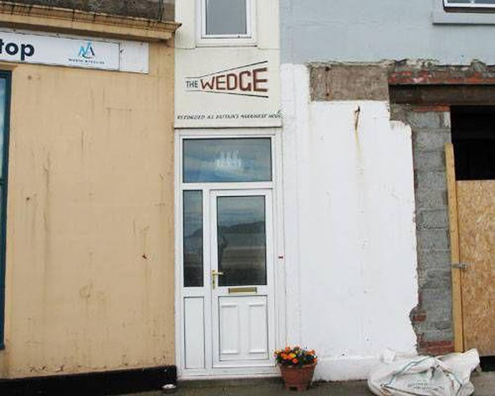 Cận cảnh những công trình siêu mỏng nổi tiếng thế giới ảnh 7 Cận cảnh những công trình siêu mỏng nổi tiếng thế giới ảnh 7