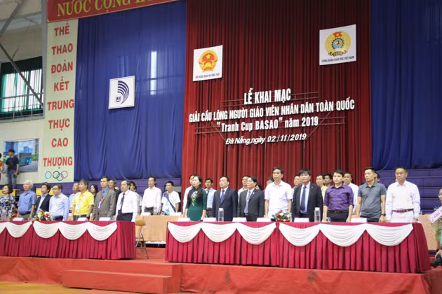 Lễ khai mạc có sự tham dự của đại diện Bộ GD&ĐT; Công đoàn Giáo dục Việt Nam; Báo Giáo dục và Thời đại… cùng đại diện các đơn vị ngành giáo dục và các VĐV; sinh viên ĐH Đà Nẵng