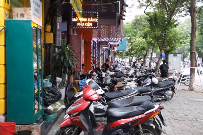 Hà Nội: Xuất hiện nhiều tủ quần áo 0 đồng dành cho người nghèo - 10