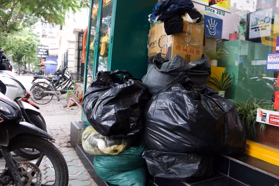 Hà Nội: Xuất hiện nhiều tủ quần áo 0 đồng dành cho người nghèo - 9