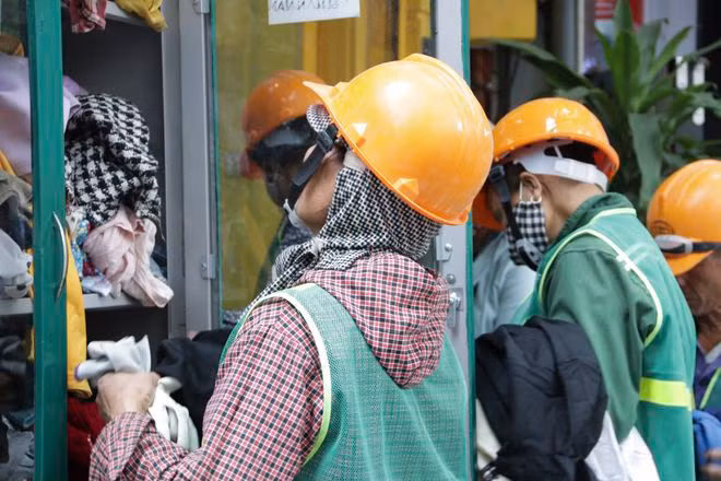 Hà Nội: Xuất hiện nhiều tủ quần áo 0 đồng dành cho người nghèo - 6