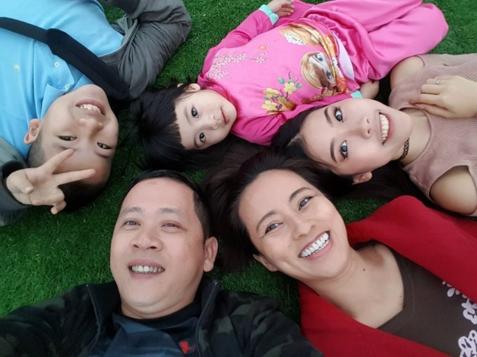 Tháng 5/2019, Hạnh An được trở về Việt Nam khi tế bào ung thư máu trong cơ thể em trở về mức 0%. Đạo diễn Đỗ Đức Thành và vợ sửa lại căn phòng cũ của con cho sáng sủa hơn để consinh hoạt thoải mái. An hạn chế ra ngoài trong thời gian này, chỉ quanh quẩn trong phòng làm những video về trang điểm, phối đồ.