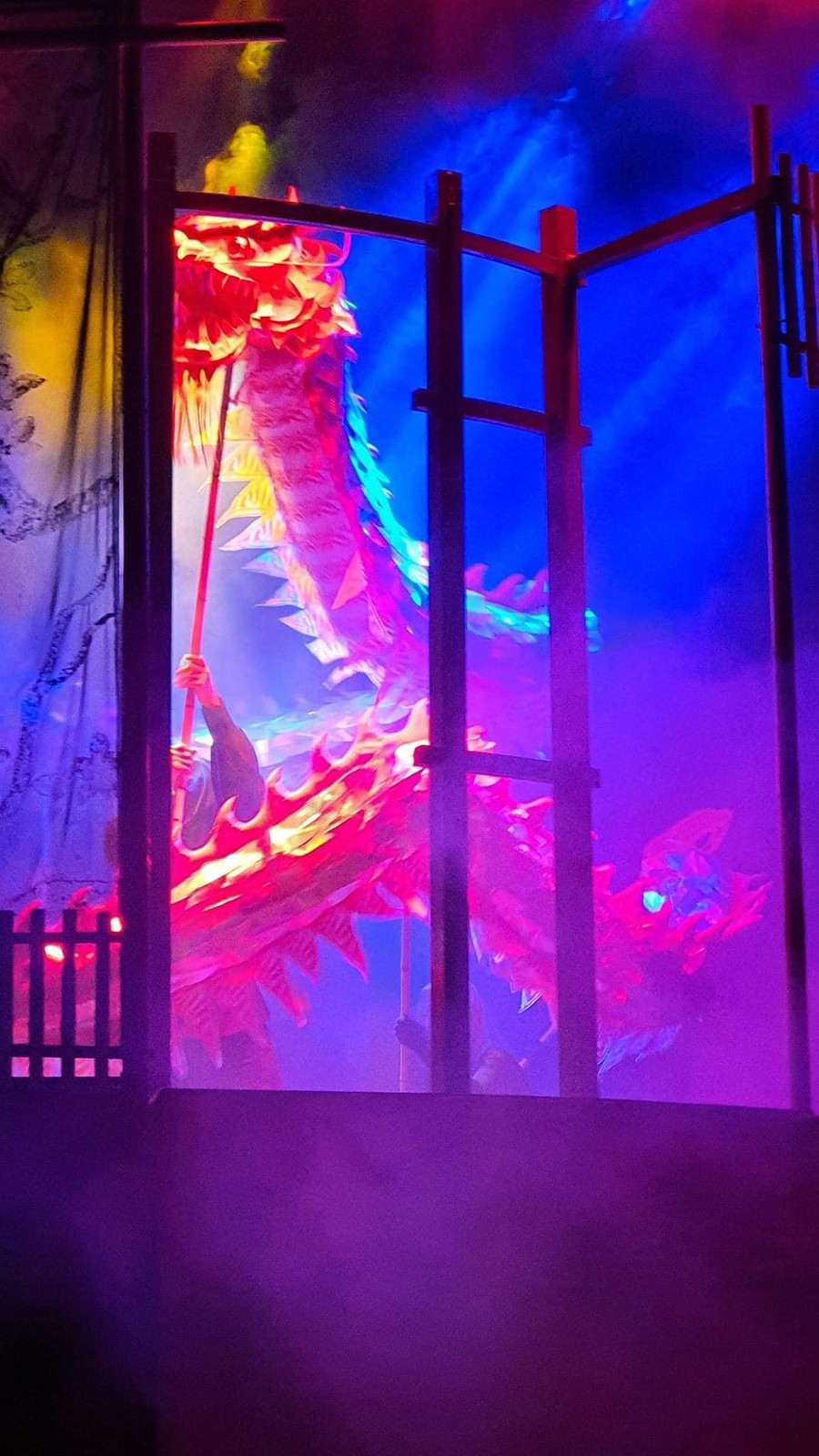 Hình ảnh Rồng - đại diện cho vua Lý Công Uẩn. Hình ảnh Rồng - đại diện cho vua Lý Công Uẩn.