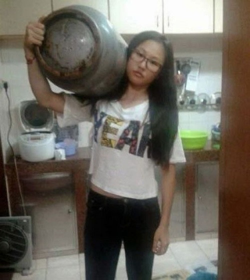 Không có đàn ông cũng chẳng sao. Không có đàn ông cũng chẳng sao.