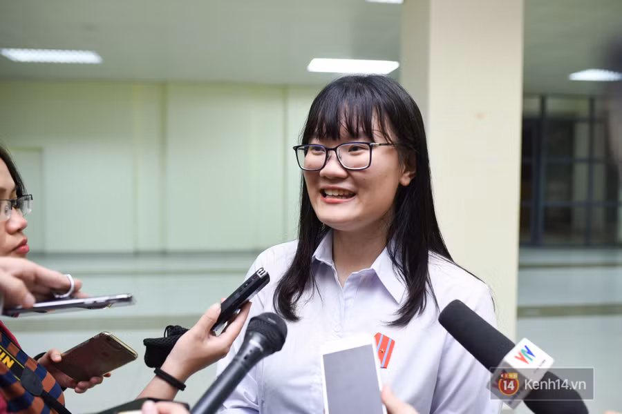 Nữ sinh 2000 giành HCV Olympic Sinh học Quốc tế, đạt kỷ lục thí sinh có điểm thi cao nhất thế giới: Ba lô đến trường nặng 8kg toàn là sách vở - Ảnh 8.