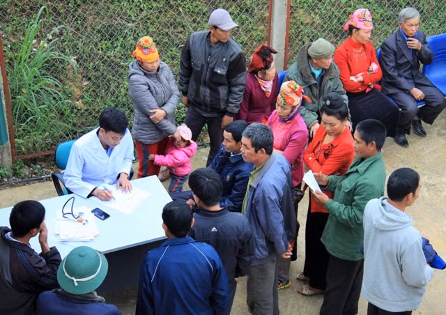 Mang hơi ấm tình nguyện “Vì sức khỏe cộng đồng” đến với bà con xã Púng Bánh