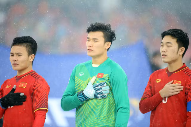 Từ thủ môn Tiến Dũng, nghĩ về đường lập thân của bạn trẻ - Ảnh 1.