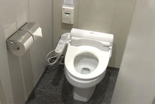 Toilet biết tố sếp nếu nhân viên ngồi quá lâu 